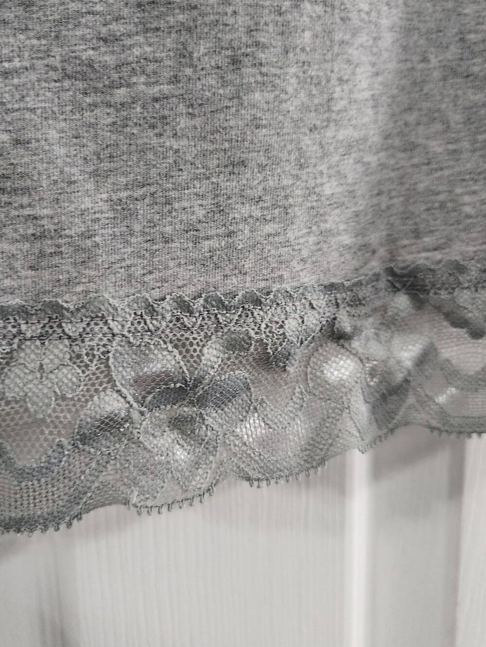 Vtg Grey lacey y2k adjustable Camisole built in bra stretchy lagenlook layers XL - Picture 3 of 7
